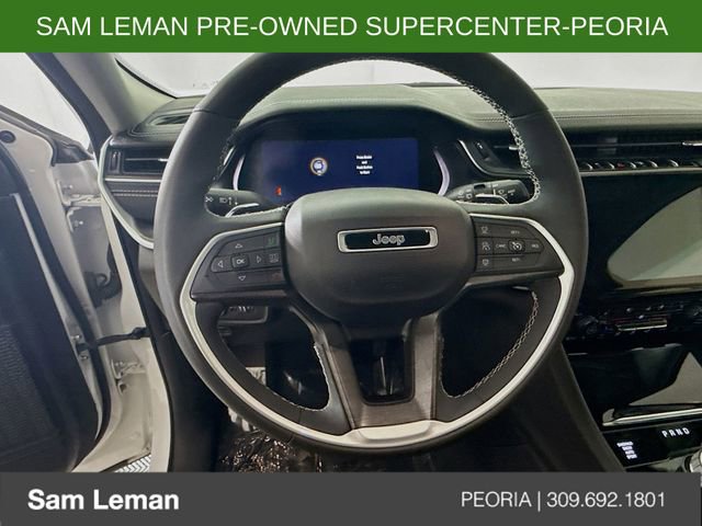 Used 2023 Jeep Grand Cherokee Limited w/ Luxury Tech Group II image 11
