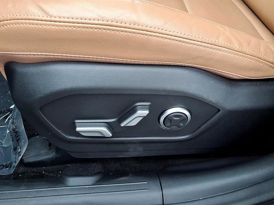 Used 2024 Hyundai Santa Fe Limited image 19