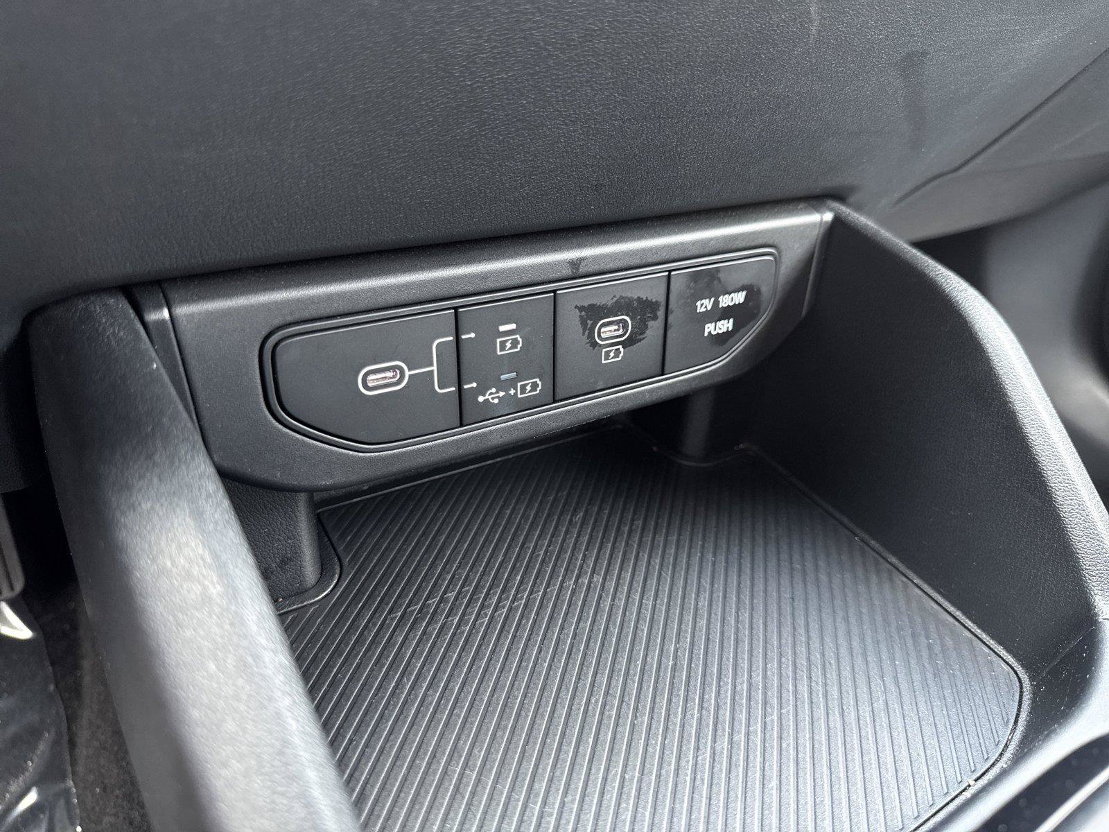 Used 2025 Kia K4 FWD image 26
