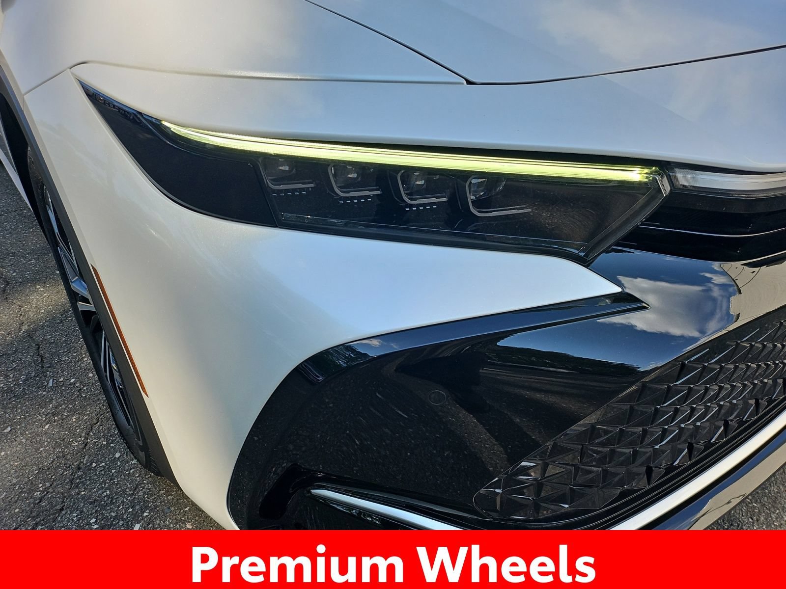 Used 2023 Toyota Crown AWD/4WD image 13