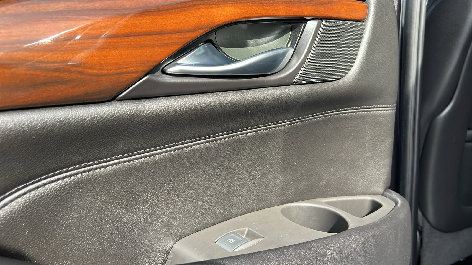 Used 2017 Cadillac Escalade Premium Luxury image 14