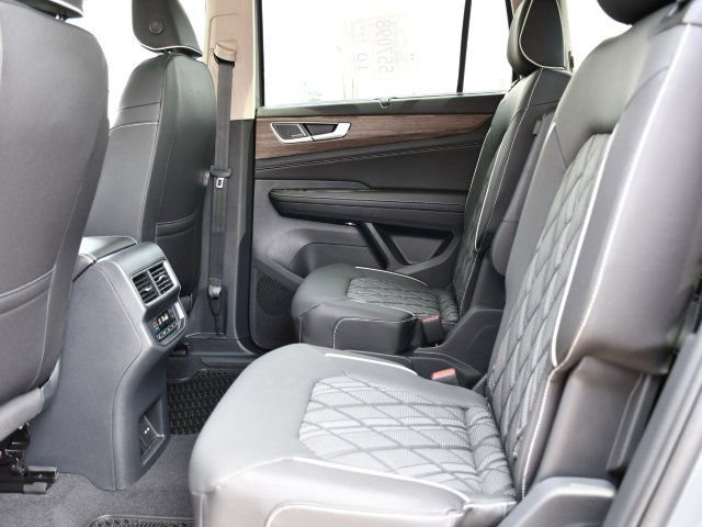 New 2026 Volkswagen Atlas SEL Premium R-Line image 16