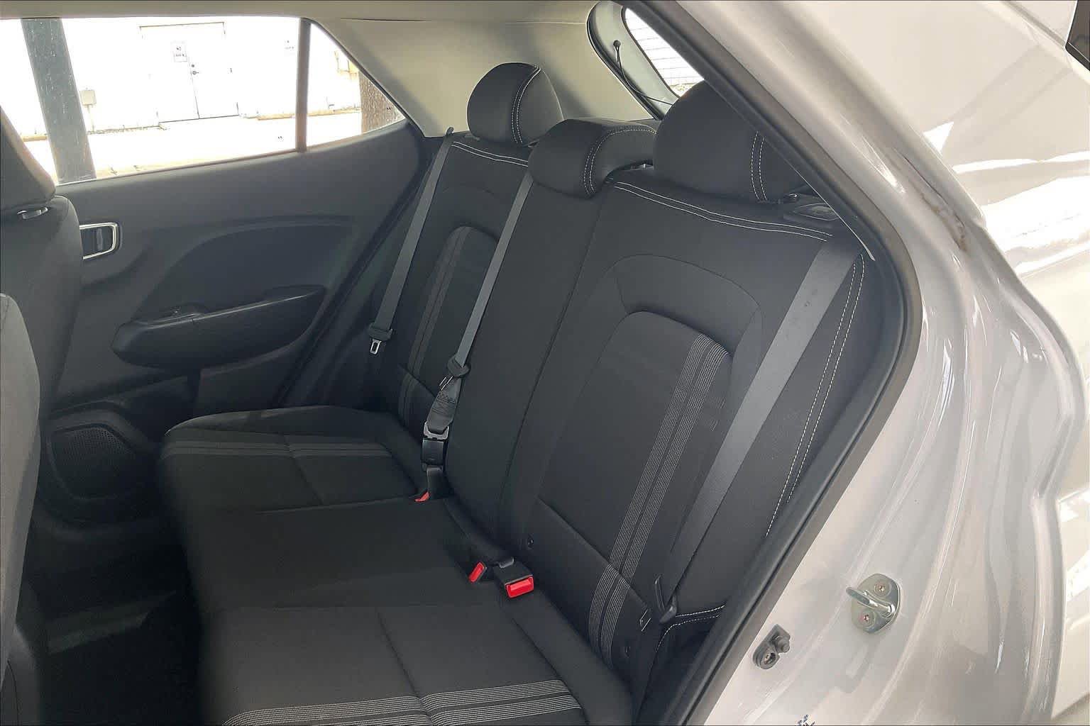 Certified 2021 Hyundai Venue SEL w/ Premium Package FWD image 21