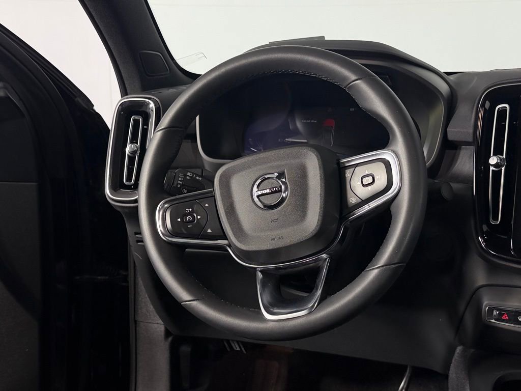 Used 2023 Volvo C40 P8 Recharge Ultimate image 14