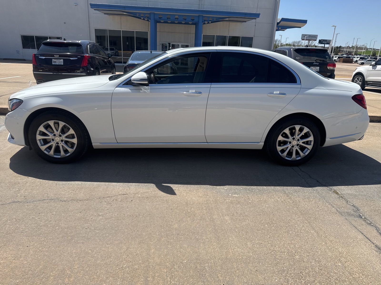 Used 2017 Mercedes-Benz E 300 4MATIC image 2