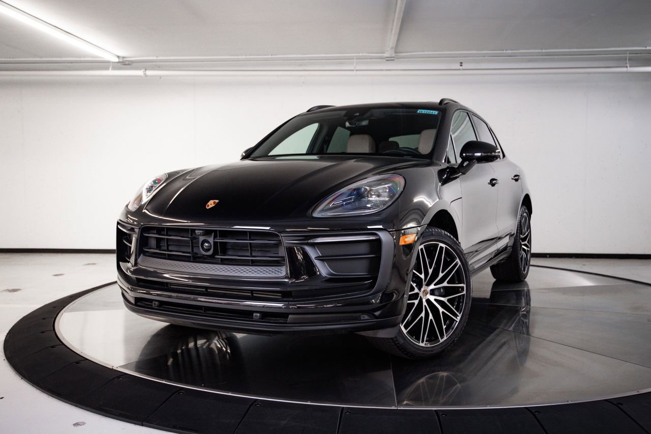 Certified 2026 Porsche Macan AWD/4WD image 1