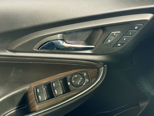 Used 2019 Chevrolet Malibu Premier w/ Sun and Wheel Package image 19