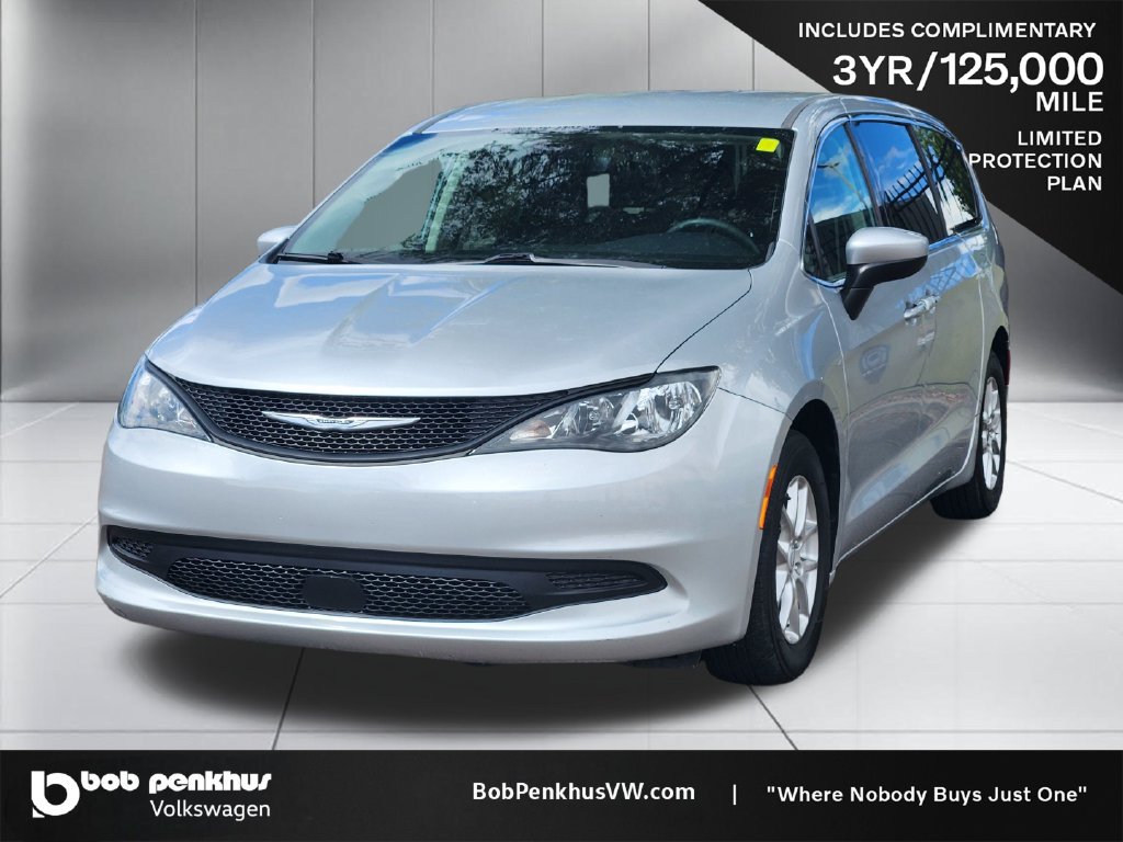 Used 2023 Chrysler Voyager LX FWD image 23