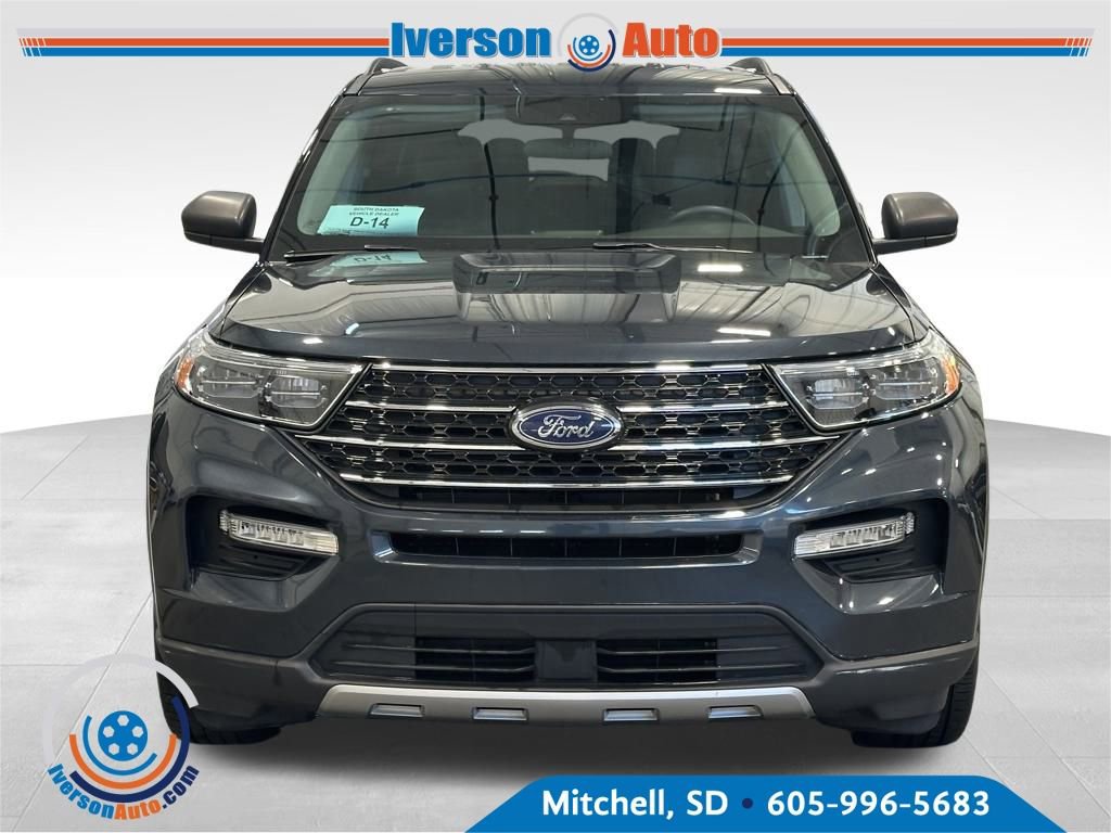 Used 2023 Ford Explorer XLT w/ Equipment Group 202A image 3