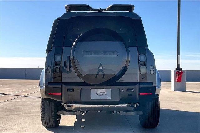 New 2026 Land Rover Defender 110 X-Dynamic SE image 4