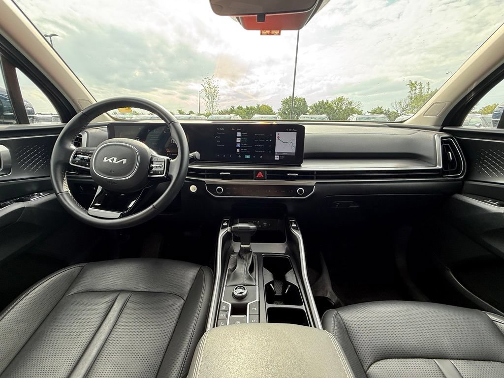 Used 2025 Kia Sorento S FWD image 27