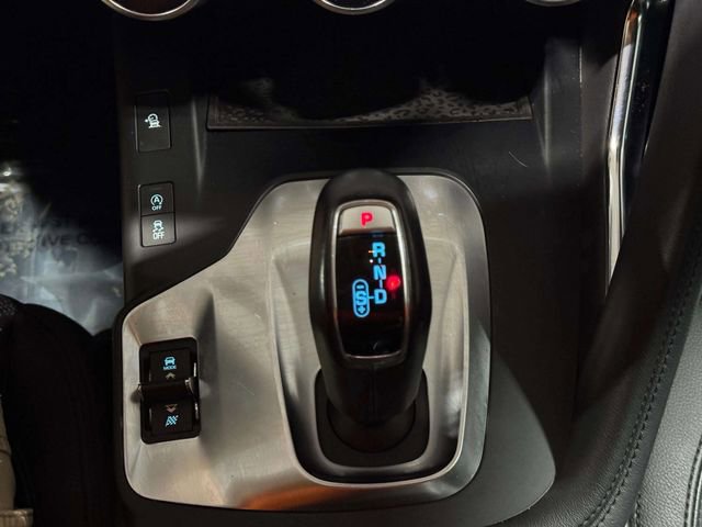 Used 2018 Jaguar E-PACE SE image 22