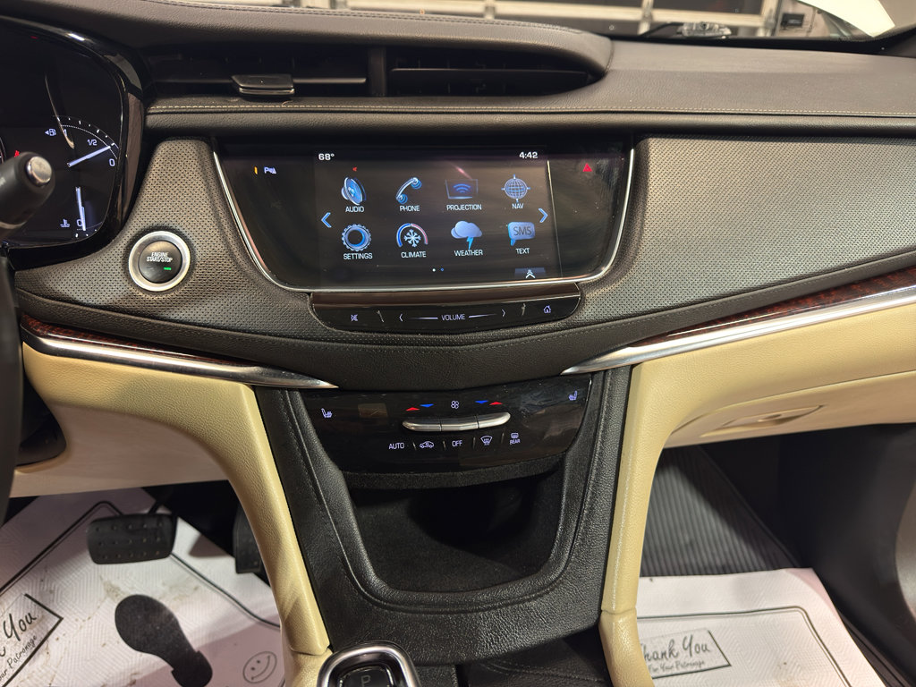Used 2017 Cadillac XT5 Luxury w/ Driver Awareness Package AWD/4WD image 18