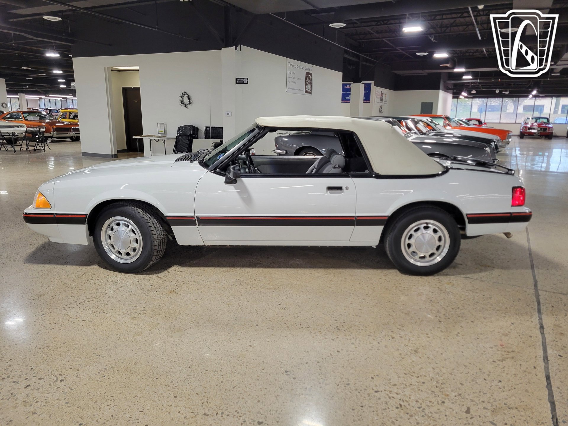 Used 1989 Ford Mustang LX RWD image 6