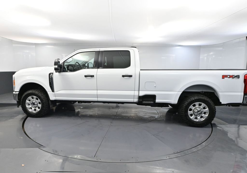 Used 2023 Ford F350 XLT w/ FX4 Off-Road Package image 10