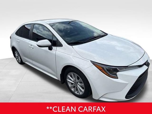Used 2025 Toyota Corolla LE w/ LE Premium Package image 3