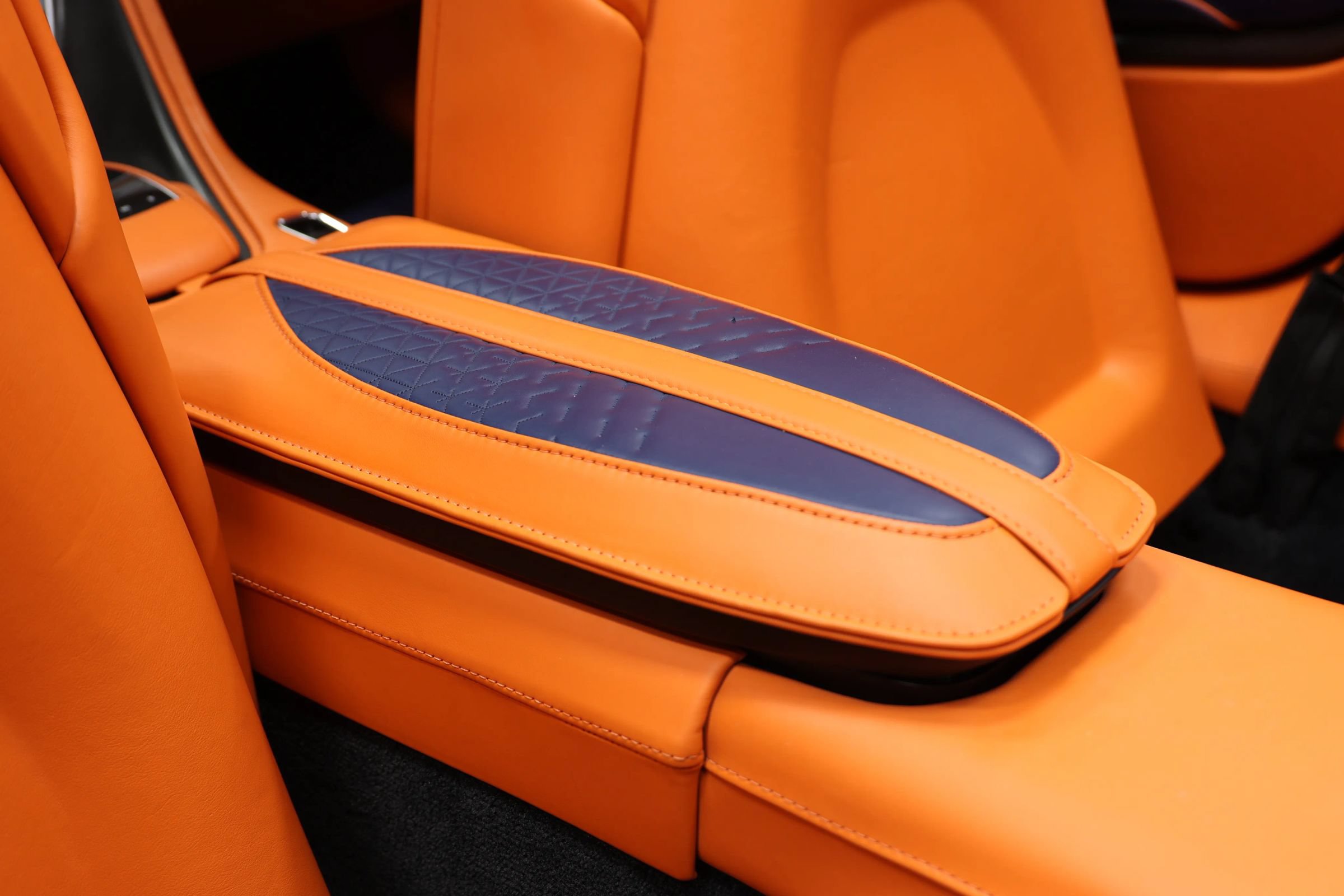 Used 2022 Aston Martin DBS Superleggera Volante RWD image 76
