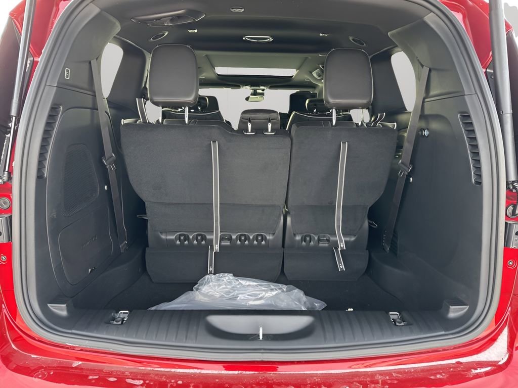 New 2026 Chrysler Pacifica Limited w/ Uconnect Theater Family Group AWD/4WD image 22