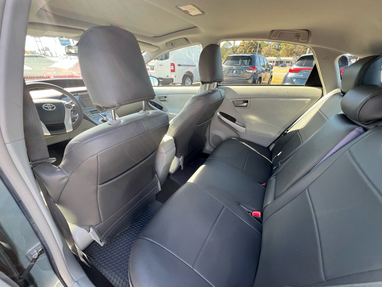 Used 2015 Toyota Prius Five image 25