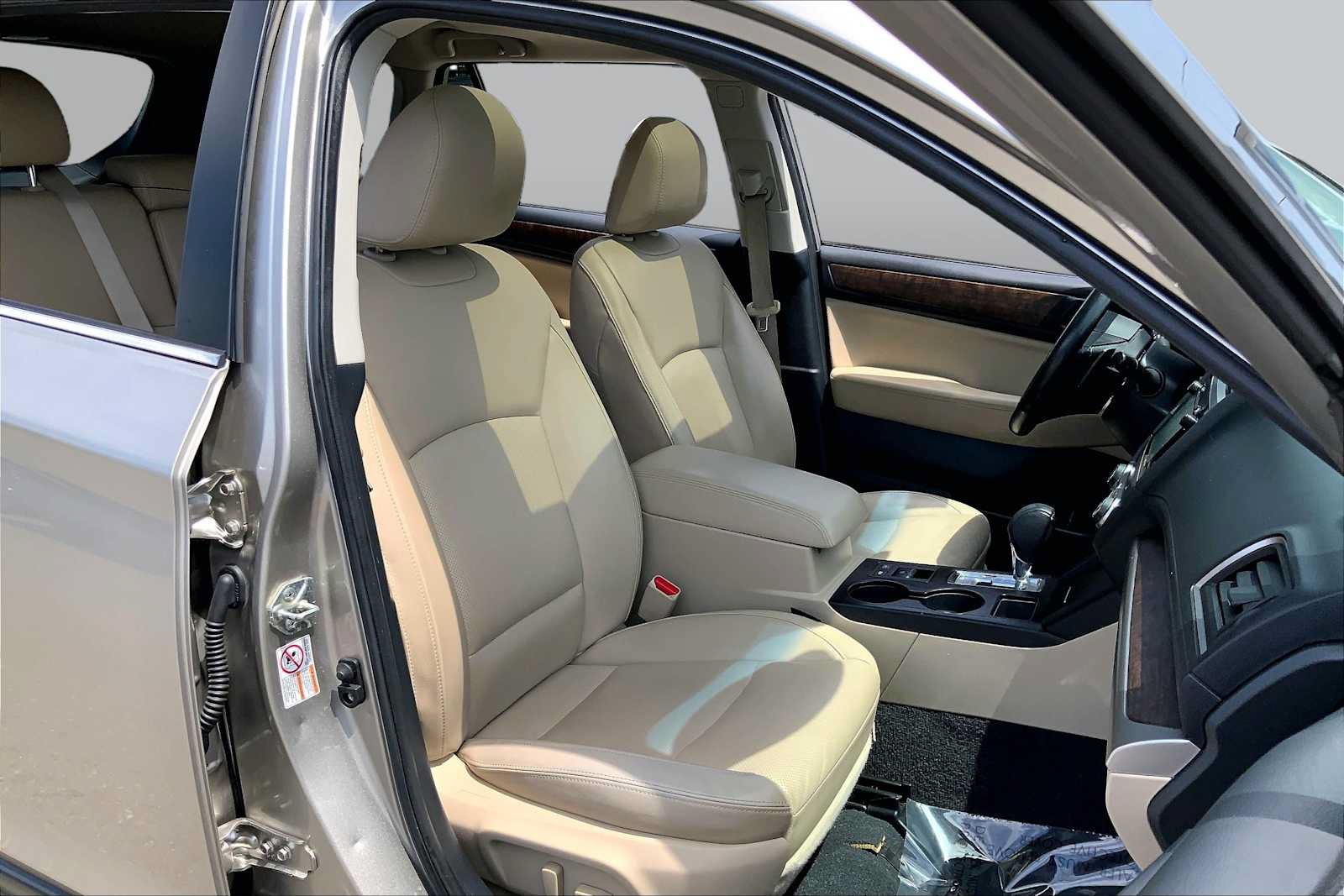 Used 2015 Subaru Outback 2.5i Limited AWD/4WD image 8