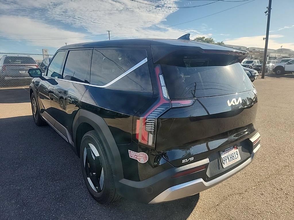 Certified 2024 Kia EV9 Light Long Range RWD image 11