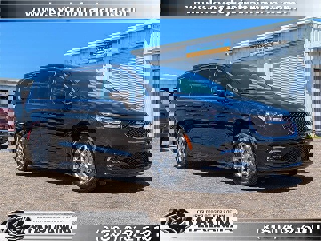 New 2026 Chrysler Pacifica Select image 1