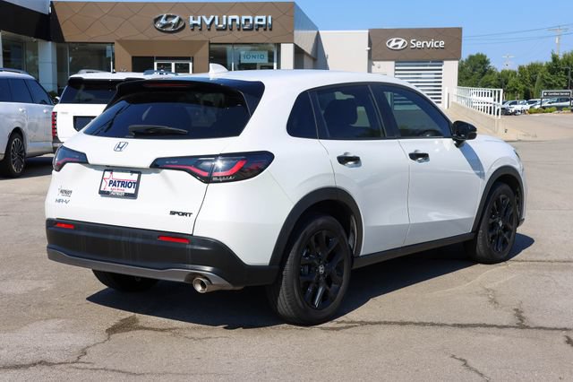 Used 2024 Honda HR-V Sport image 3
