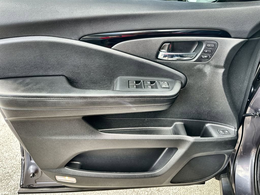 Used 2022 Honda Pilot Elite image 23