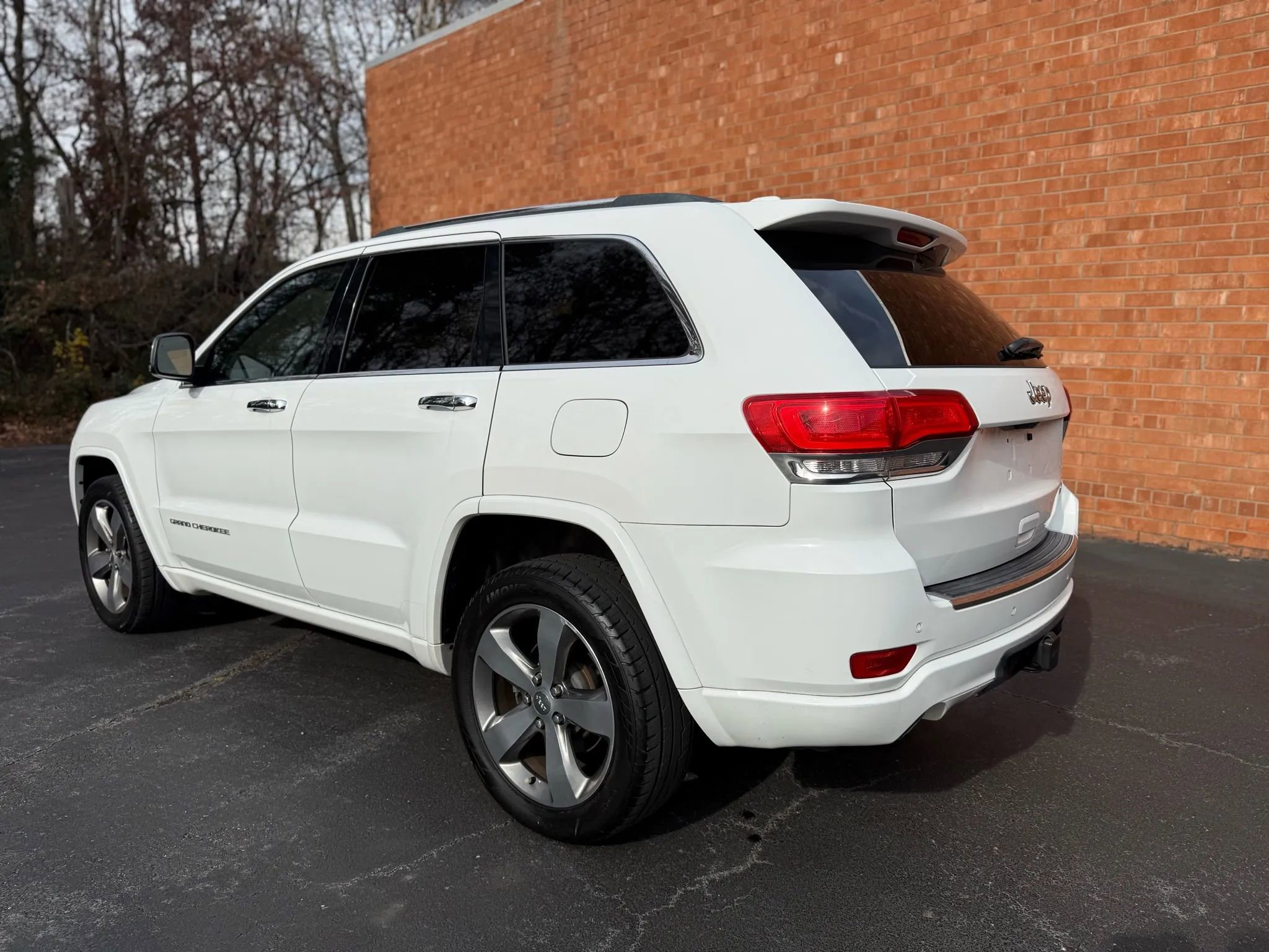 Used 2015 Jeep Grand Cherokee Overland w/ Advanced Technology Group image 6