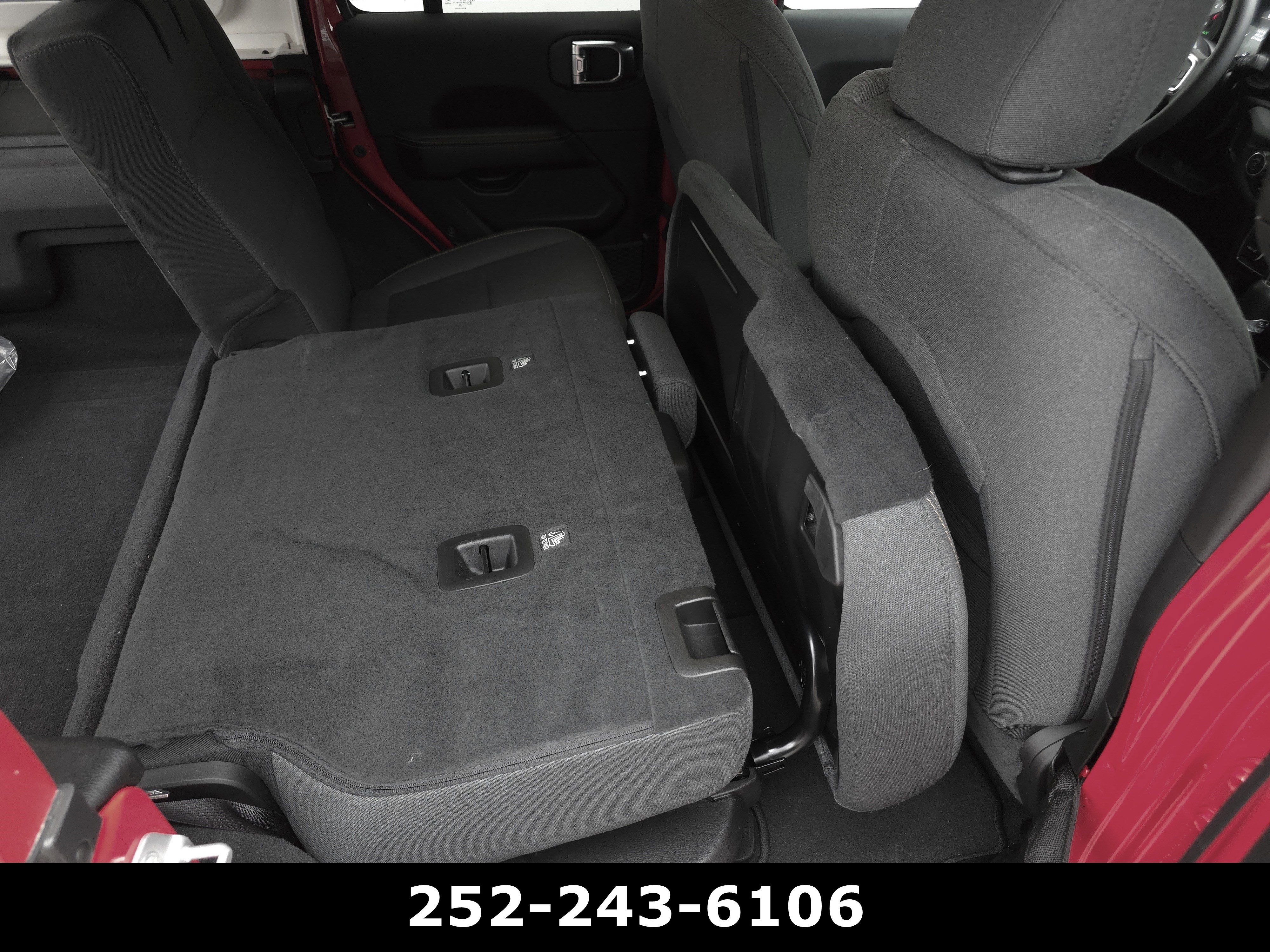 Used 2025 Jeep Wrangler Sahara w/ Safety Group image 38