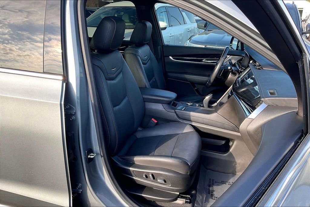 Used 2023 Cadillac XT6 Premium Luxury image 32