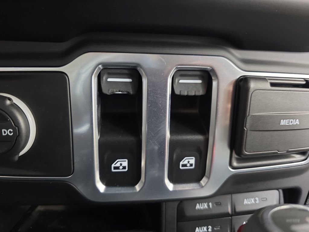 Used 2021 Jeep Wrangler Sport image 25