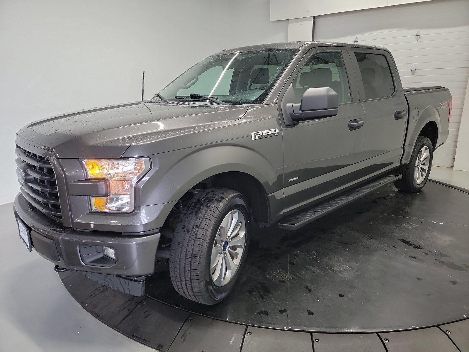 Used 2017 Ford F150 XL w/ Equipment Group 101A Mid AWD/4WD image 3