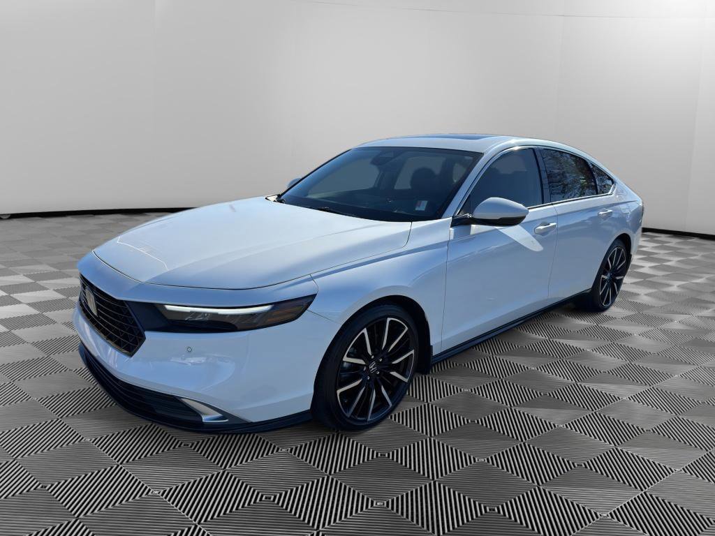 Used 2024 Honda Accord Touring image 3
