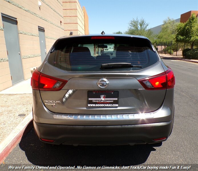 Used 2017 Nissan Rogue Sport S w/ S Appearance Package FWD image 4