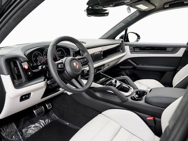 New 2026 Porsche Cayenne GTS image 4