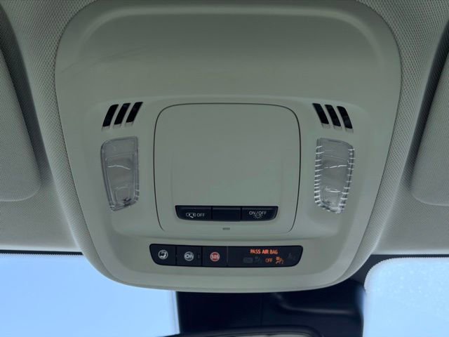 Used 2023 Buick Envision Essence AWD/4WD image 43
