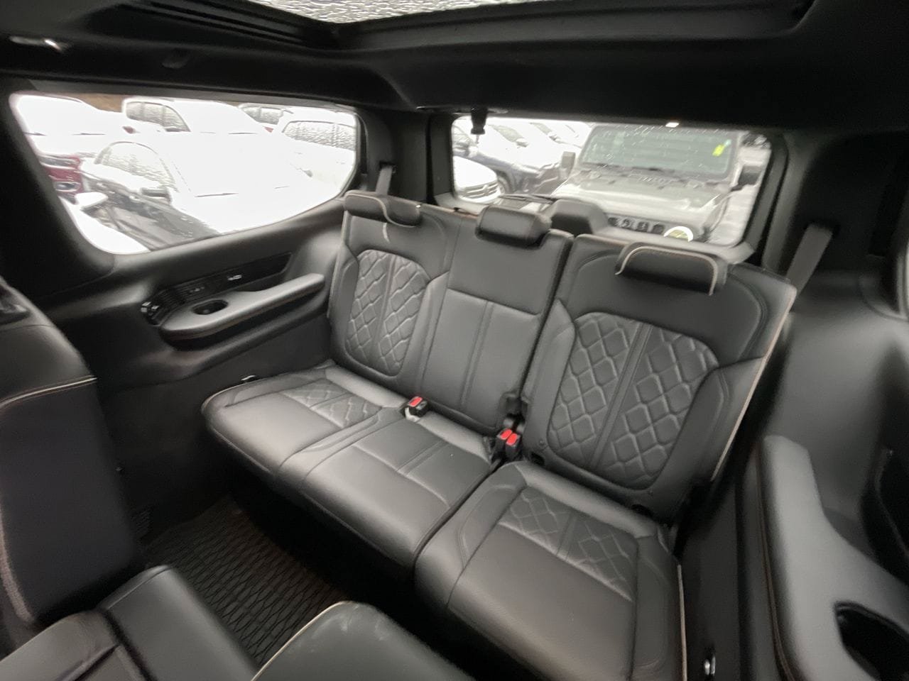 Used 2025 Jeep Grand Wagoneer Series III w/ Rear Seat Video Group 1 AWD/4WD image 24