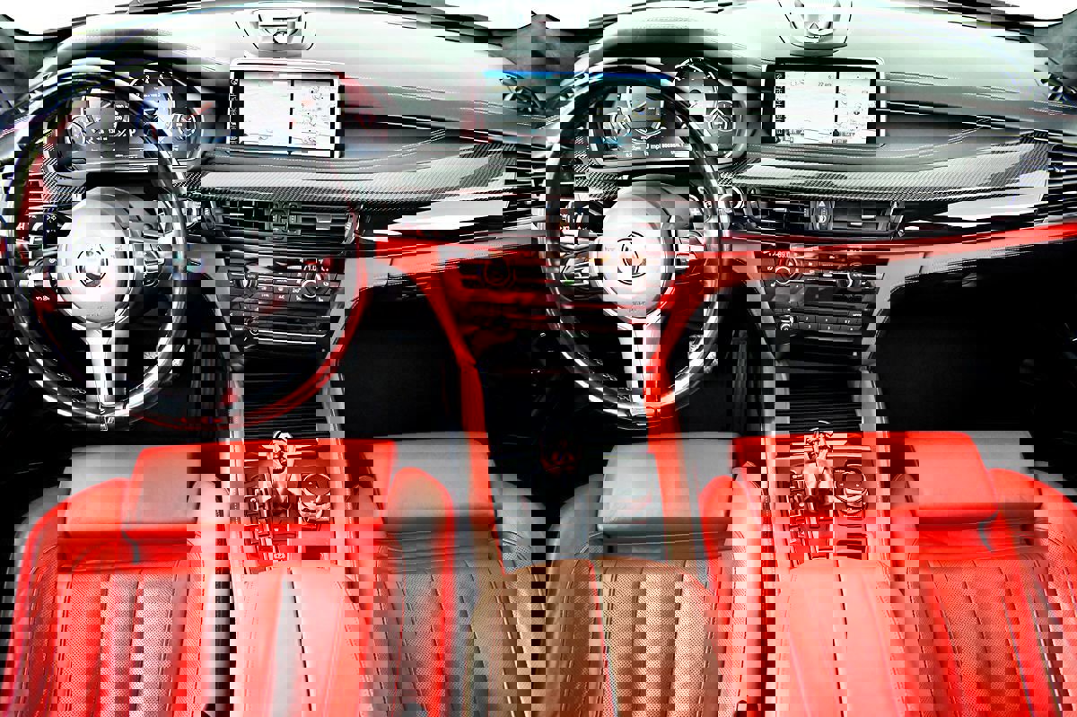 Used 2016 BMW X5 M image 26