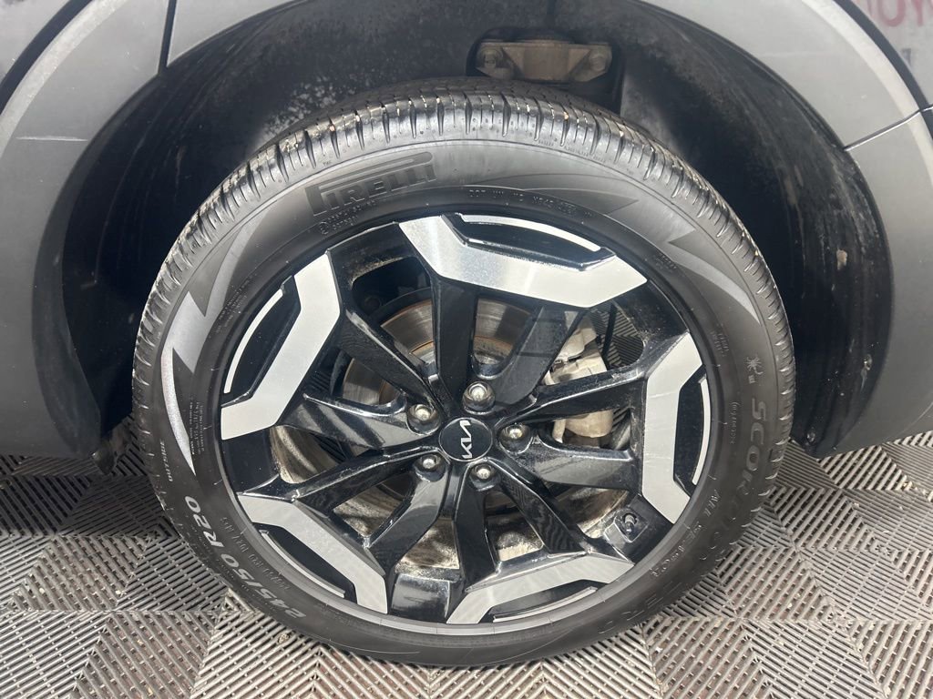 Used 2025 Kia Telluride S image 32