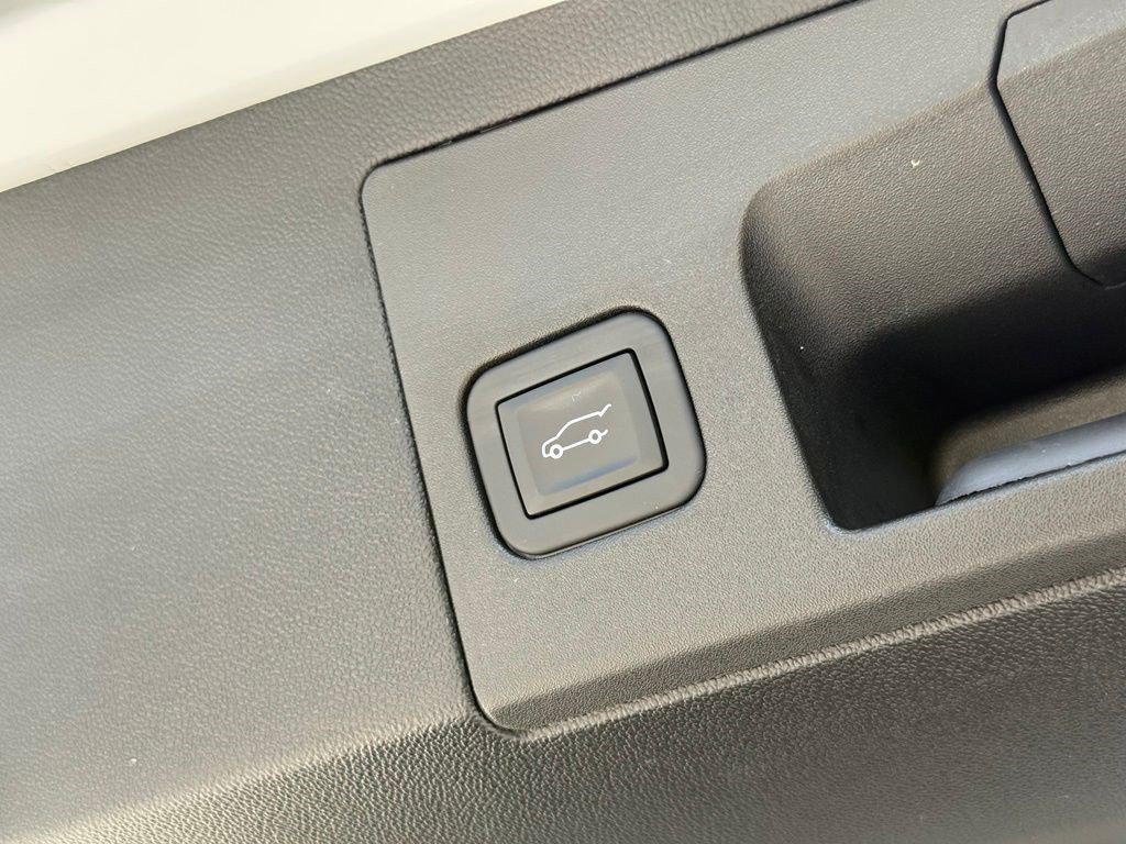 Certified 2025 Cadillac XT5 Premium Luxury AWD/4WD image 18