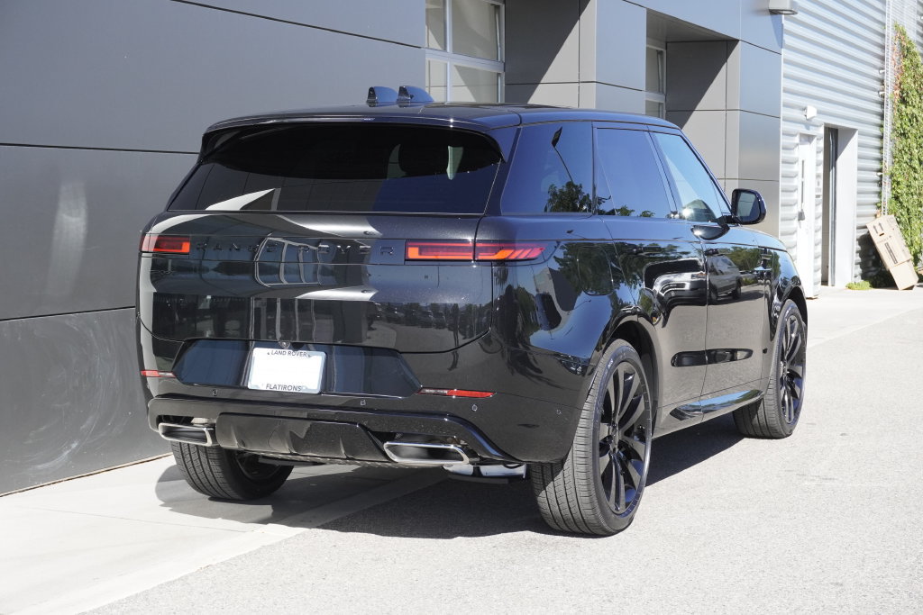 New 2026 Land Rover Range Rover Sport Dynamic SE AWD/4WD image 2