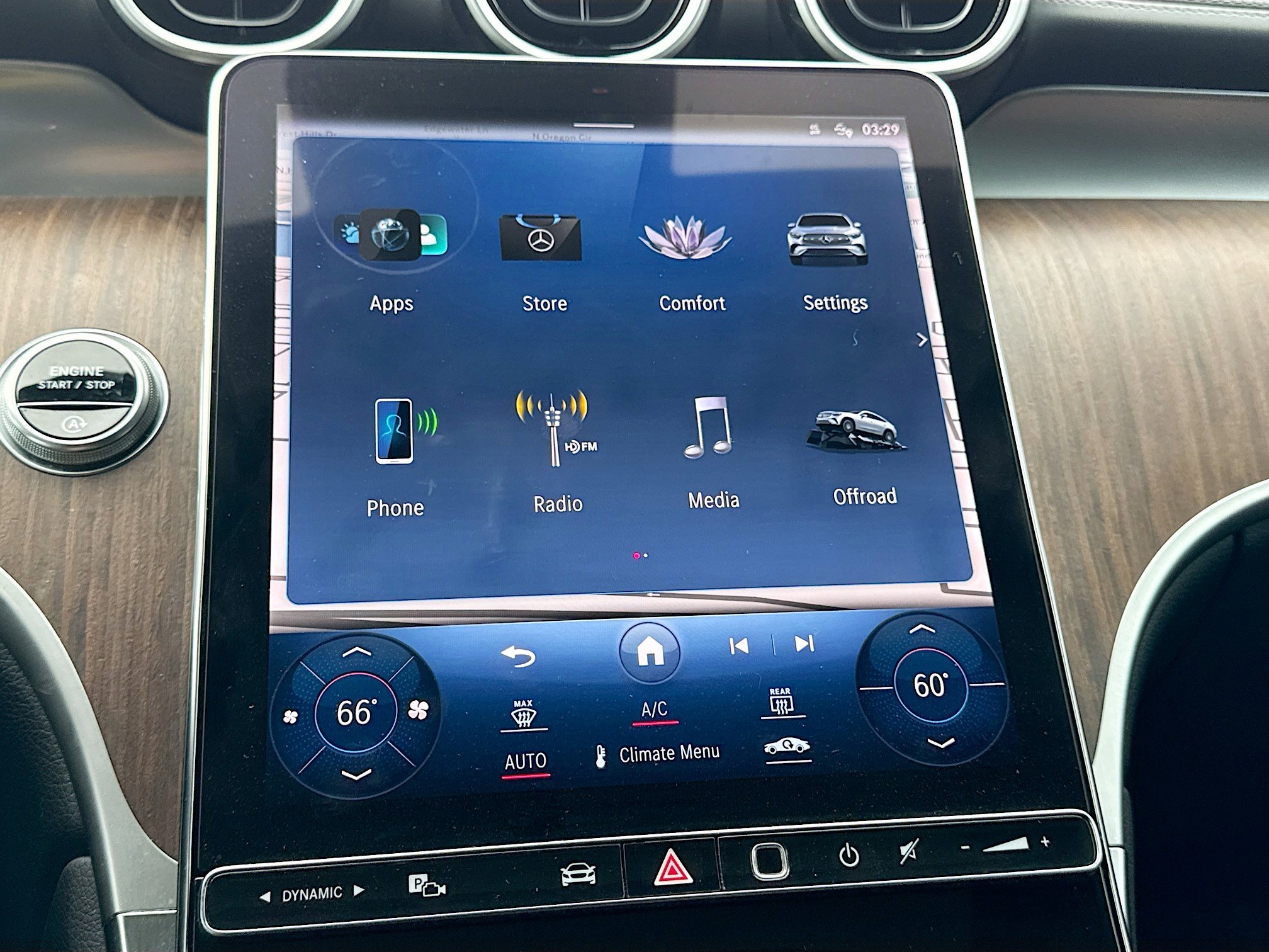 Used 2024 Mercedes-Benz GLC 300 4MATIC image 29