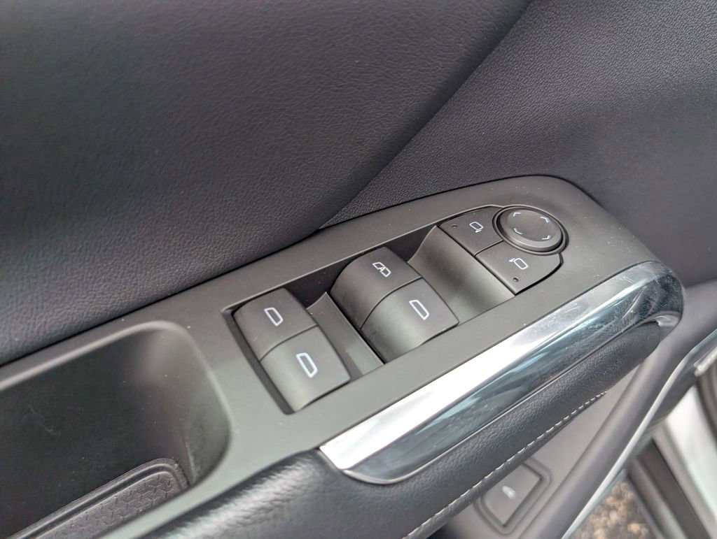 Used 2024 Chevrolet Traverse LT w/ Enhanced Driving Package AWD/4WD image 14