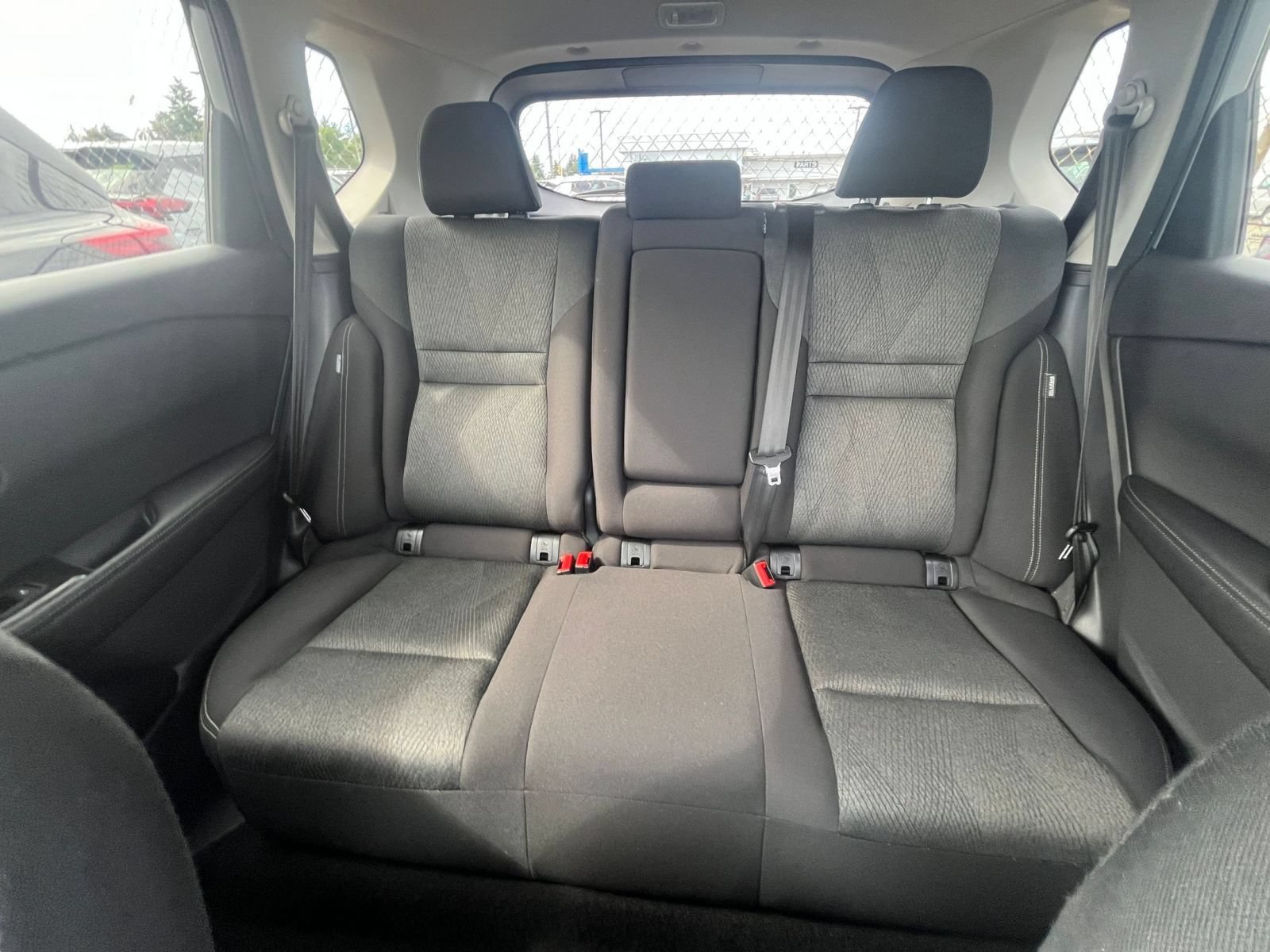 Used 2025 Nissan Rogue SV FWD image 40