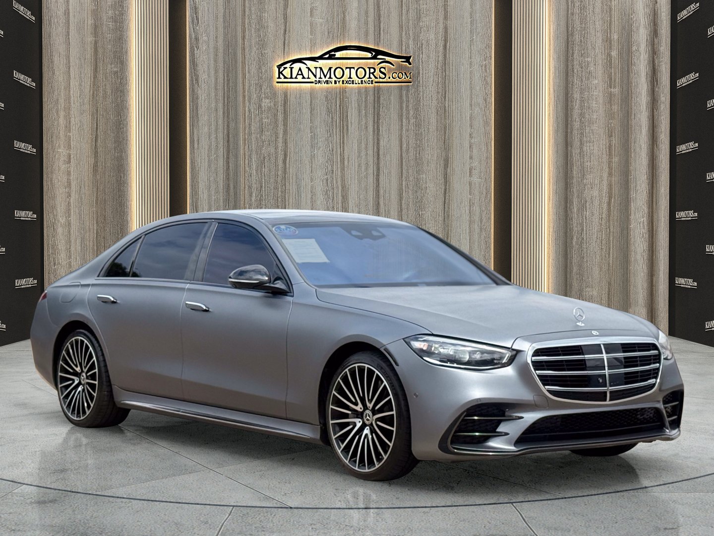 Used 2023 Mercedes-Benz S 500 4MATIC w/ AMG Line image 1