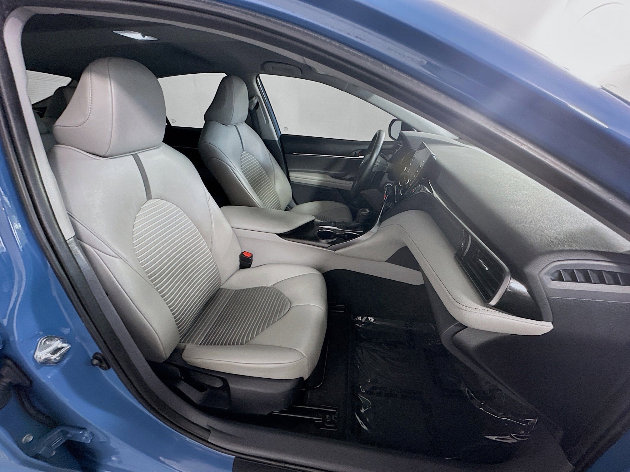 Used 2024 Toyota Camry SE image 26