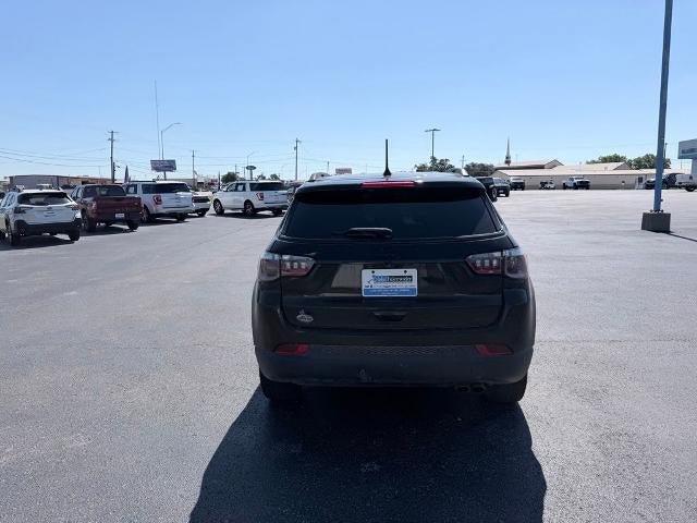 Used 2021 Jeep Compass Latitude FWD image 4