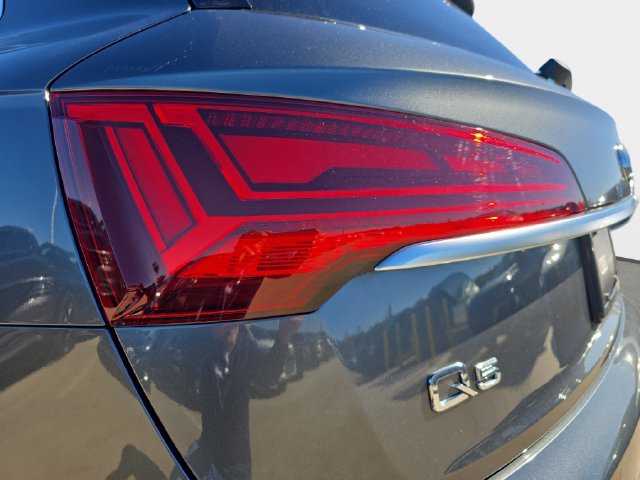 Used 2024 Audi Q5 2.0T Premium AWD/4WD image 37