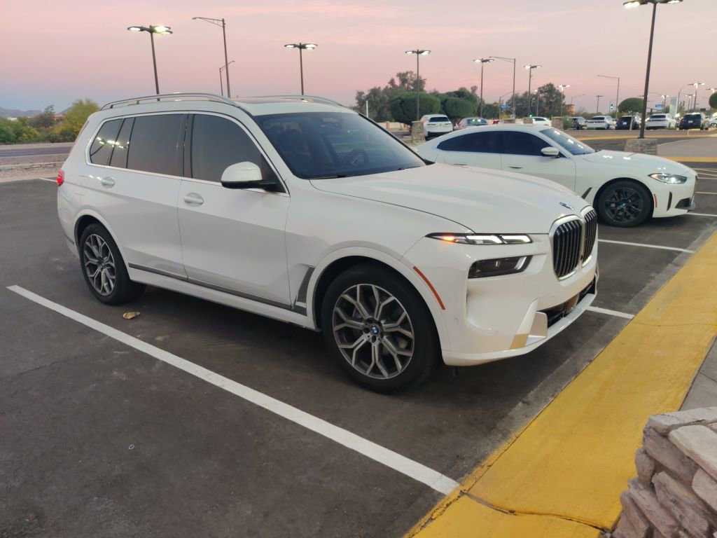 Certified 2023 BMW X7 xDrive40i w/ Premium Package image 3